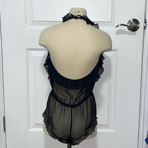 Sheer, Deep V Lingerie - Picture 2 of 5